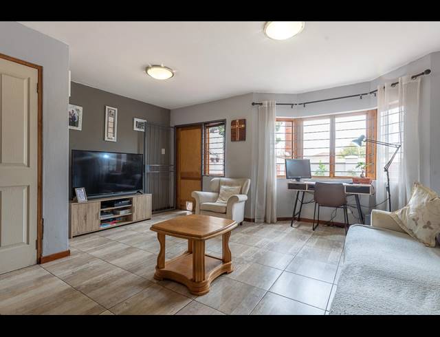 2 BEDROOM DUPLEX SOLD IN MEYERSDAL